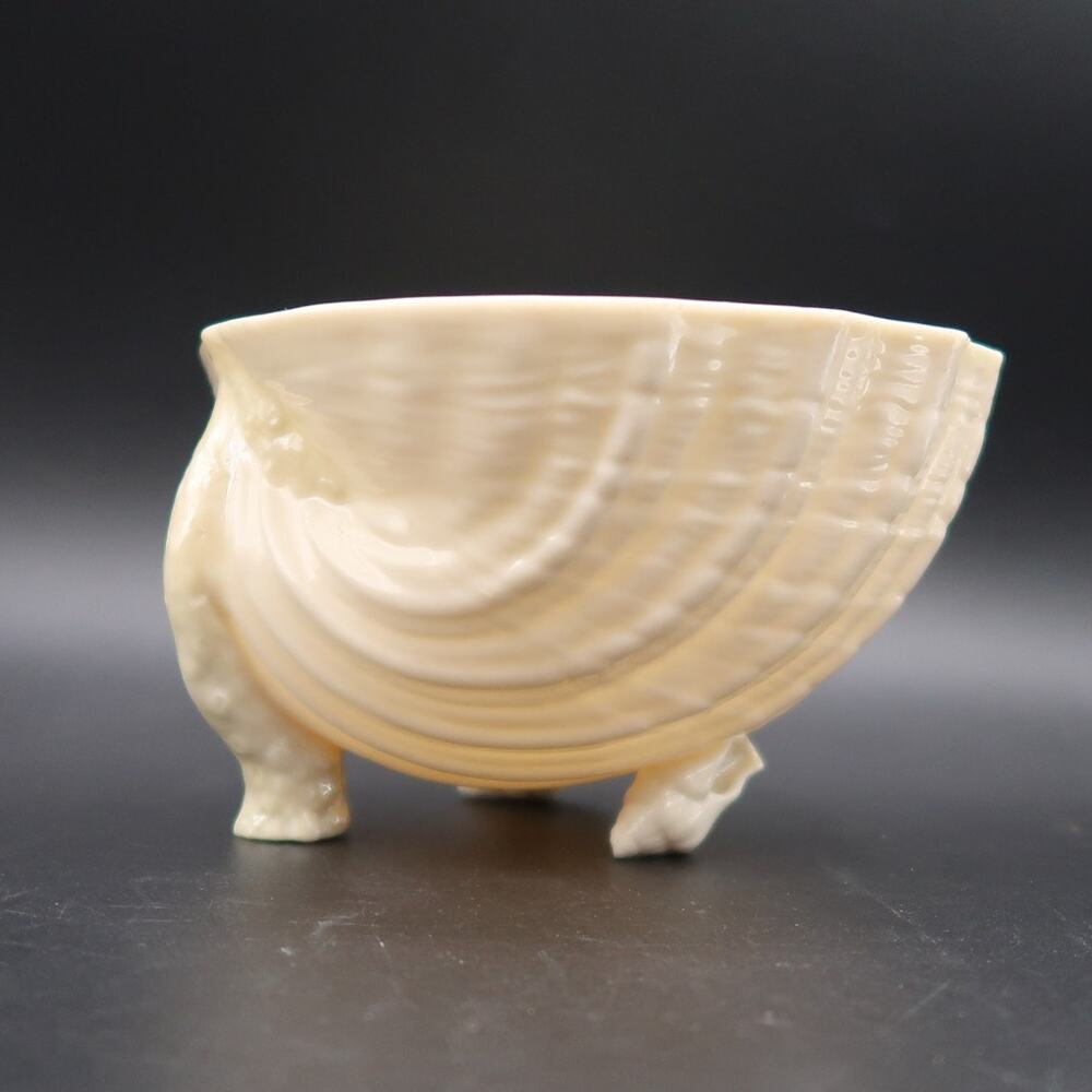 Belleek Porcelain Neptune Footed Shell Bowl Trinket Dish 4.5 in Vintage Ireland